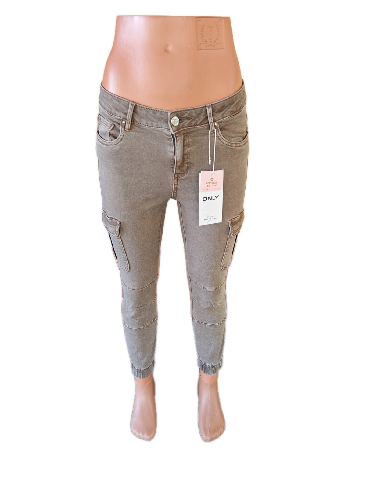 Pantaloni dama marimea   36 si 42
